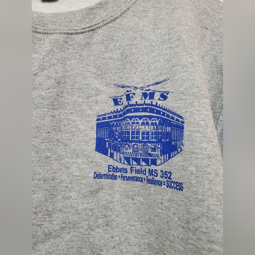 Gildan Gray Sweatshirt